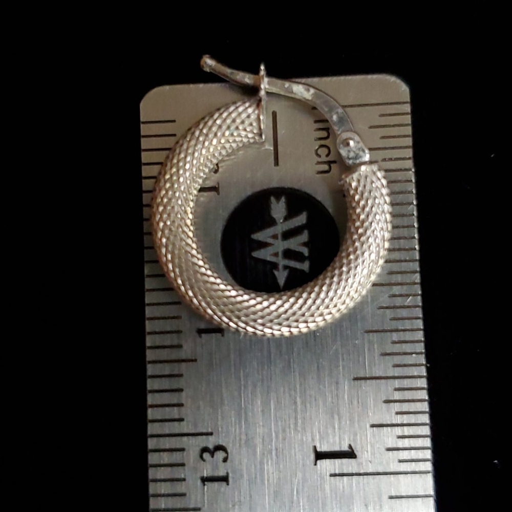 Small silver earrings - Picture 2 of 2
